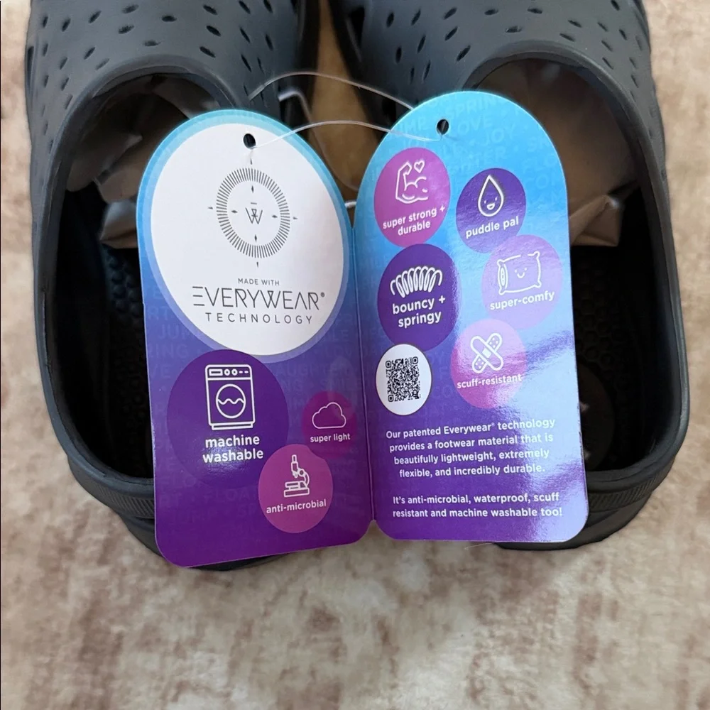 🆕 totes Kids Solobounce Perforated Black Slip-On Sandals - Picture 3 of 4